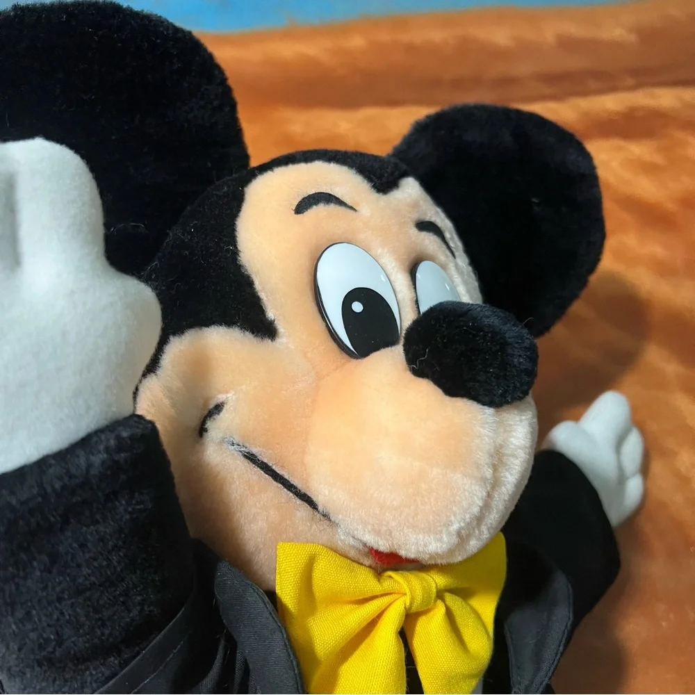 Vintage Disneyland Minnie and Mickey Plush 18” made in Korea